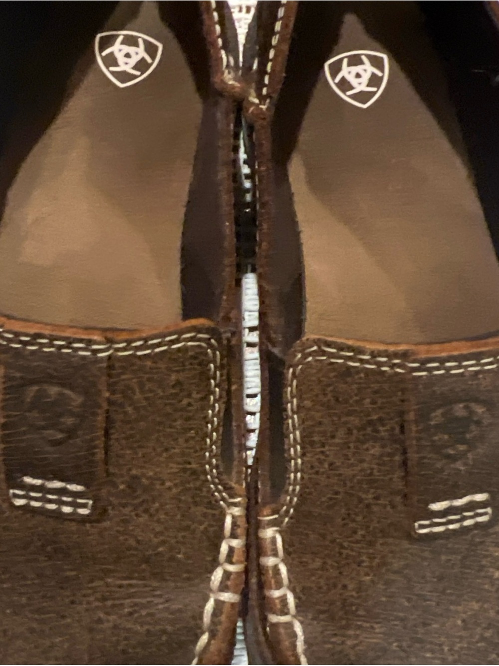Ariat woman, leather slippers, size 8, like new - Picture 4 of 4